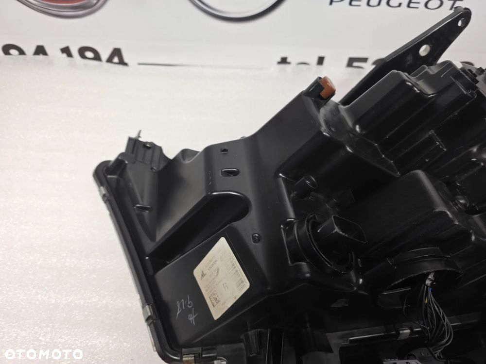 DODGE RAM V 1500 19- BLACK EDITION DYNAMIC IV PRAWA LAMPA PRZEDNIA PRZÓD , NR LE17F6410 / F00HTC705406 / P68477264AA , NR AUKCJI LPP155 - 23