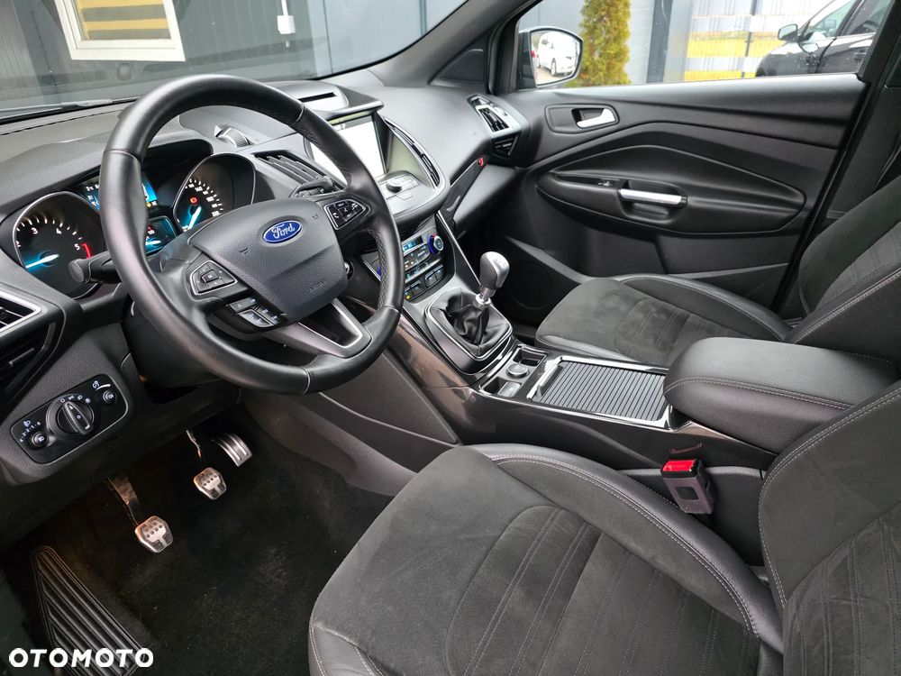 Ford Kuga 2.0 TDCi FWD ST-Line - 17