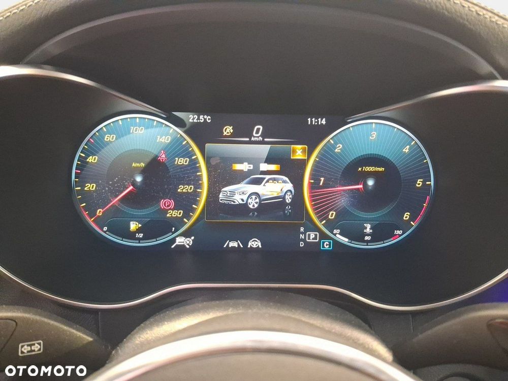 Mercedes-Benz GLC - 21