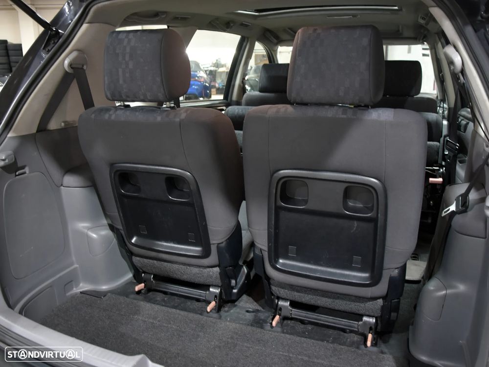 Toyota Avensis Verso 2.0 D-4D Sol - 12