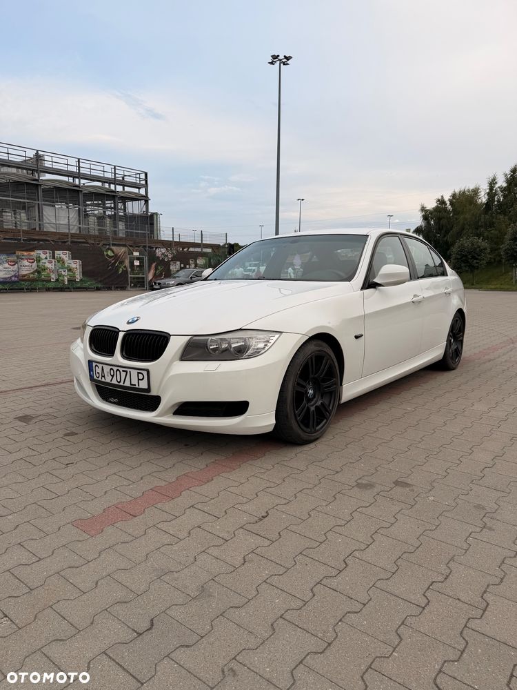 BMW Seria 3 318i - 5