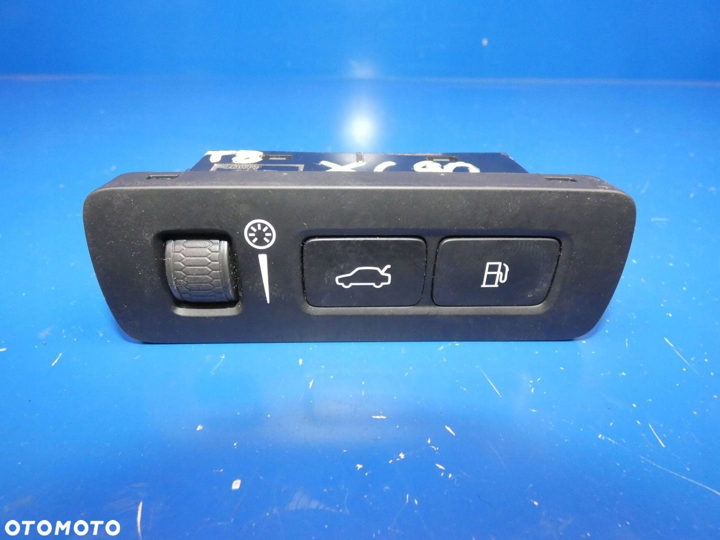 VOLVO XC90 II XC60 II PRZYCISK PANEL OTWIERANIA KLAPY BAGAŻNIKA - 1