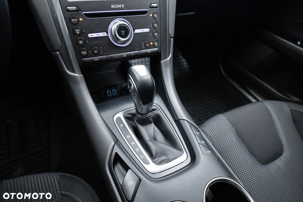 Ford Mondeo 2.0 Hybrid Titanium - 35