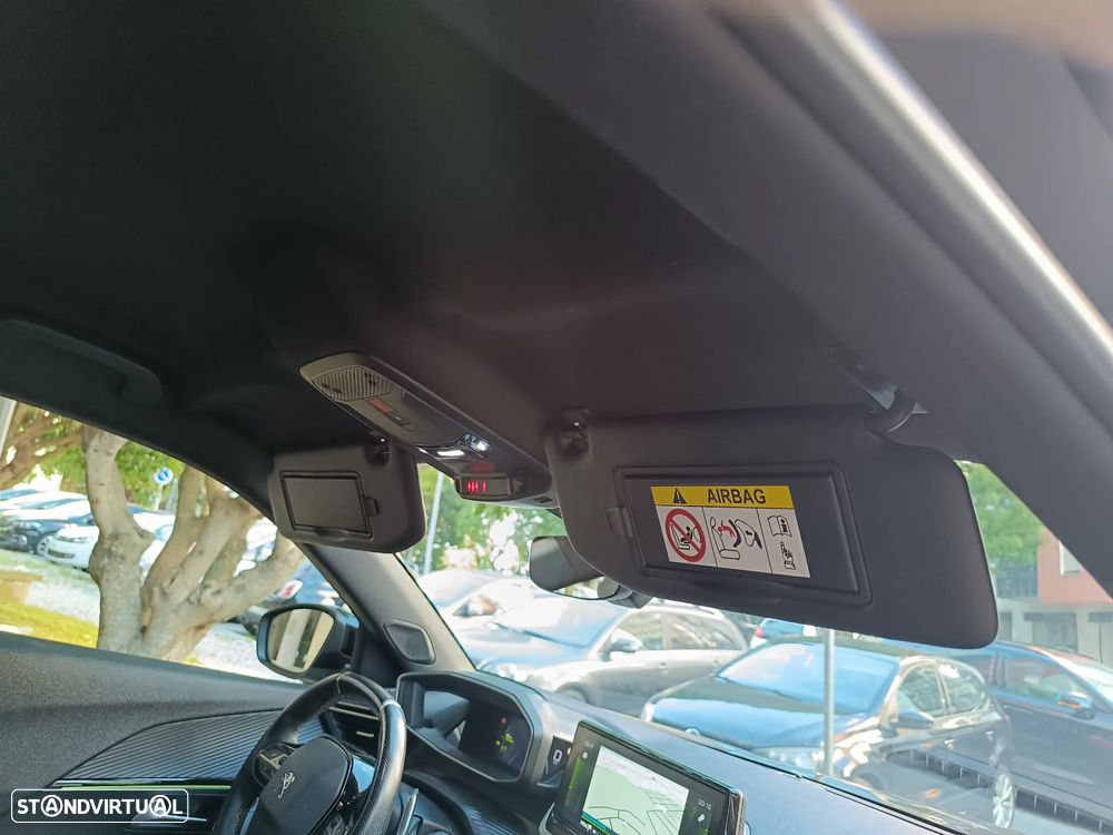 Peugeot 2008 PureTech 130 EAT8 GT - 27
