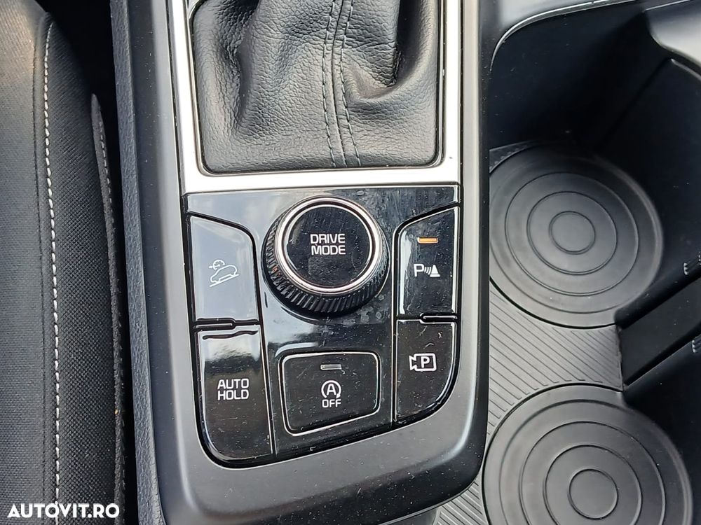 Kia Sportage 1.6 T-GDI HEV 6AT 4x2 Style - 17