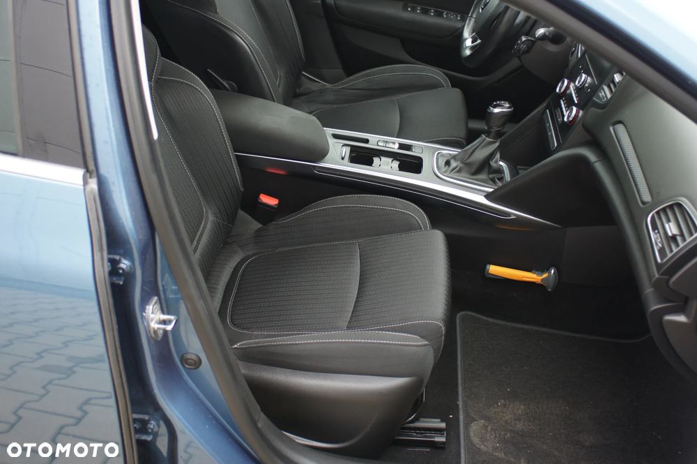Renault Megane ENERGY TCe 130 Start & Stop LIMITED - 22