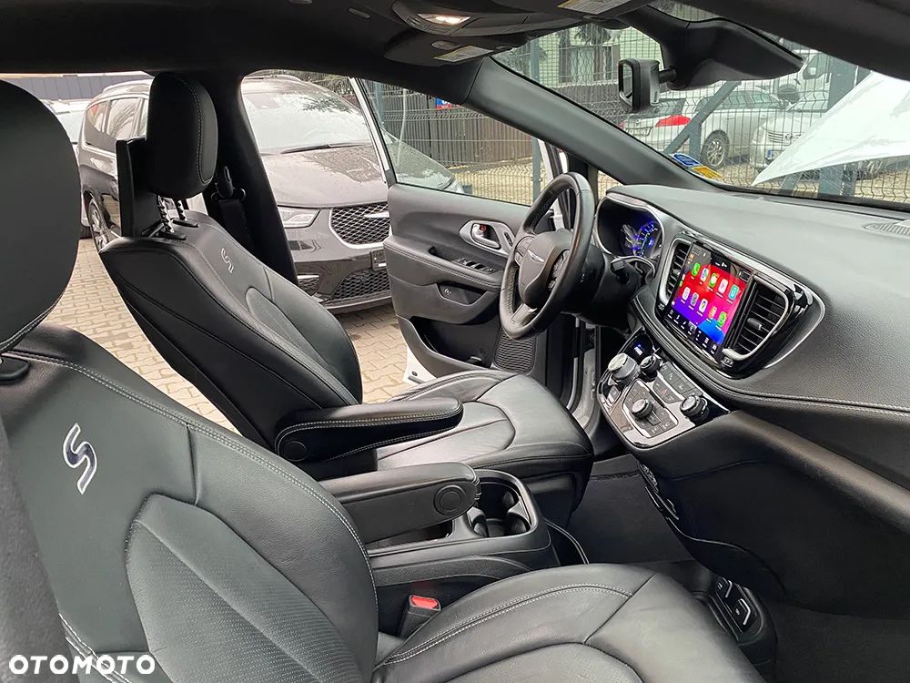 Chrysler Pacifica - 20