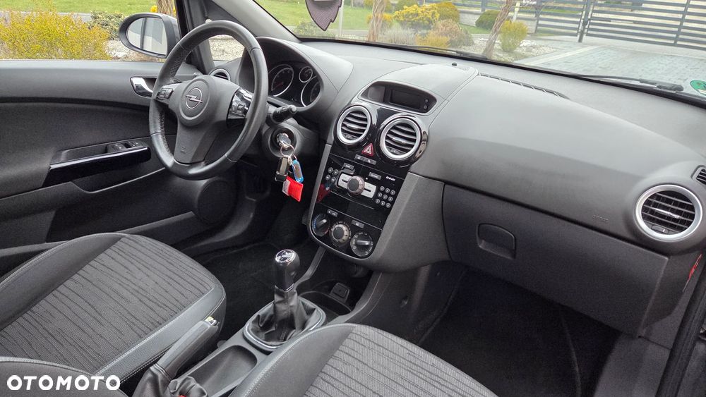 Opel Corsa 1.4 16V Energy - 13