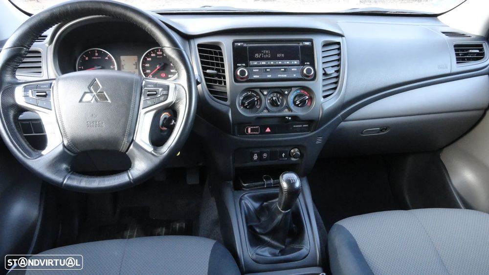 Mitsubishi L200 2.4 DI-D CD Invite 4WD - 10