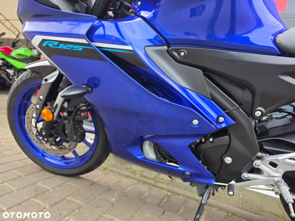 Yamaha YZF - 11