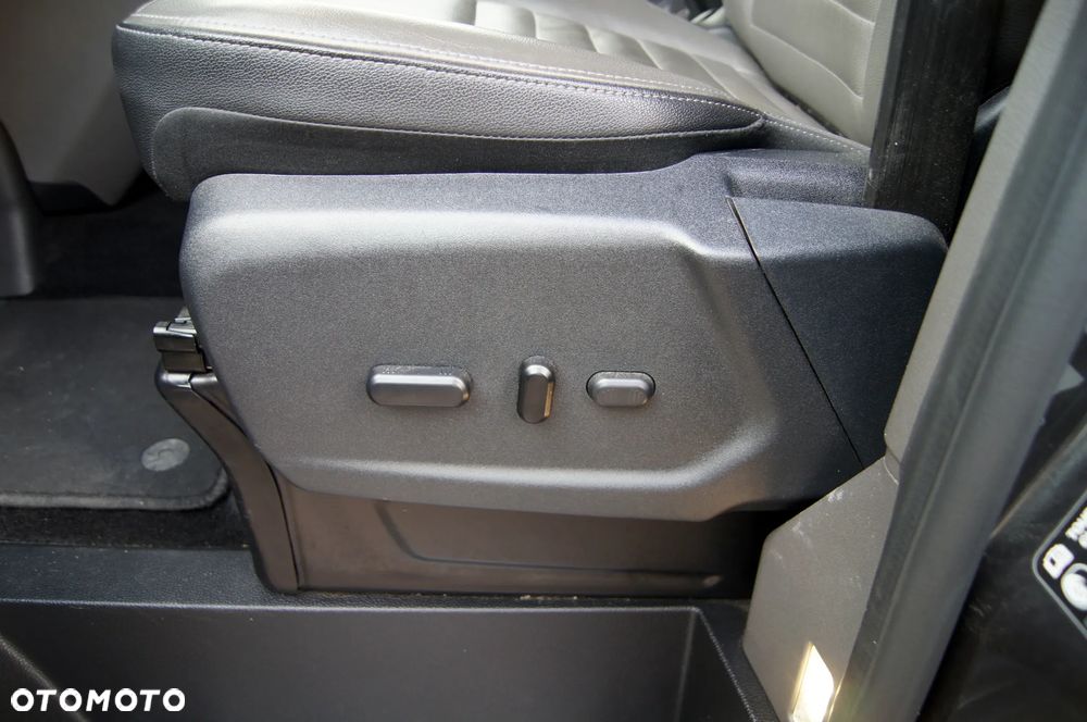 Ford Tourneo Custom 320 L2H1 VA Autm Titanium X - 21