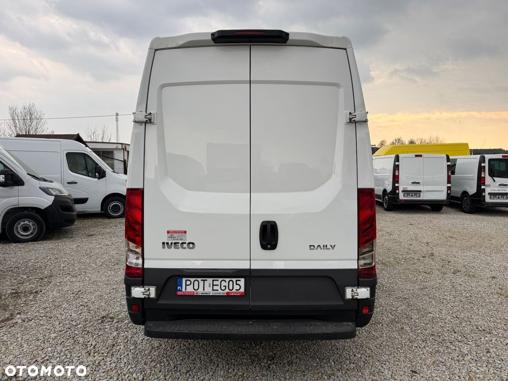 Iveco 2022/Daily/Średni/160 KM/manual/Klima/PDC/ bardzo dobry stan - 9