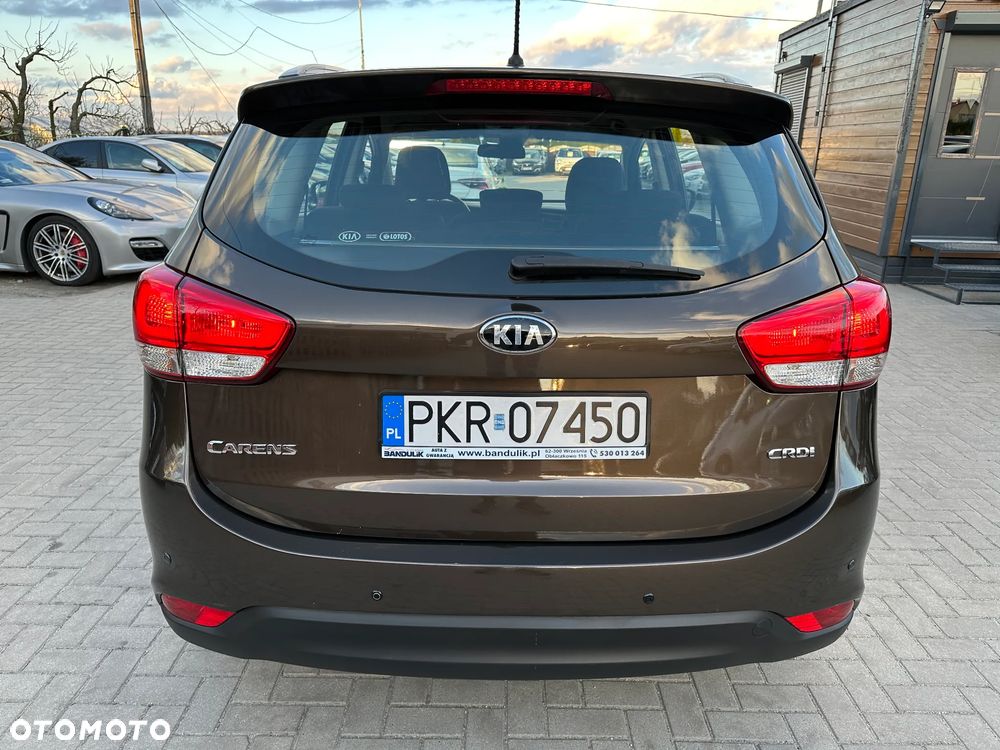 Kia Carens - 31