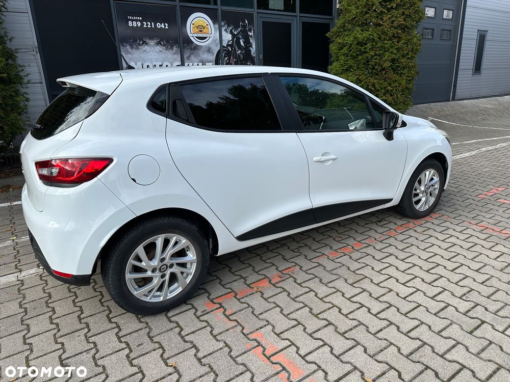 Renault Clio 1.2 16V 75 LIMITED - 9
