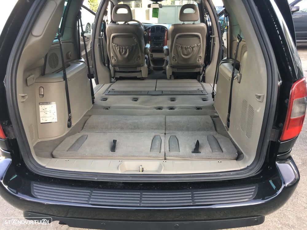 Chrysler Voyager 2.8 CRD ATX LX - 23