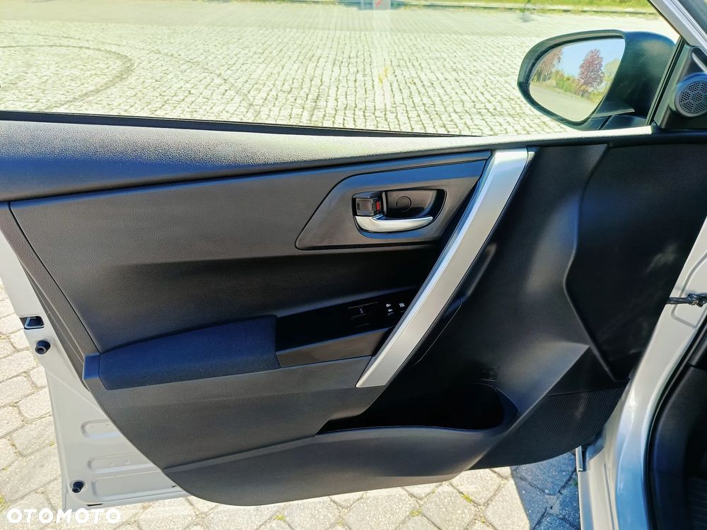 Toyota Auris 1.33 VVT-i Active - 19