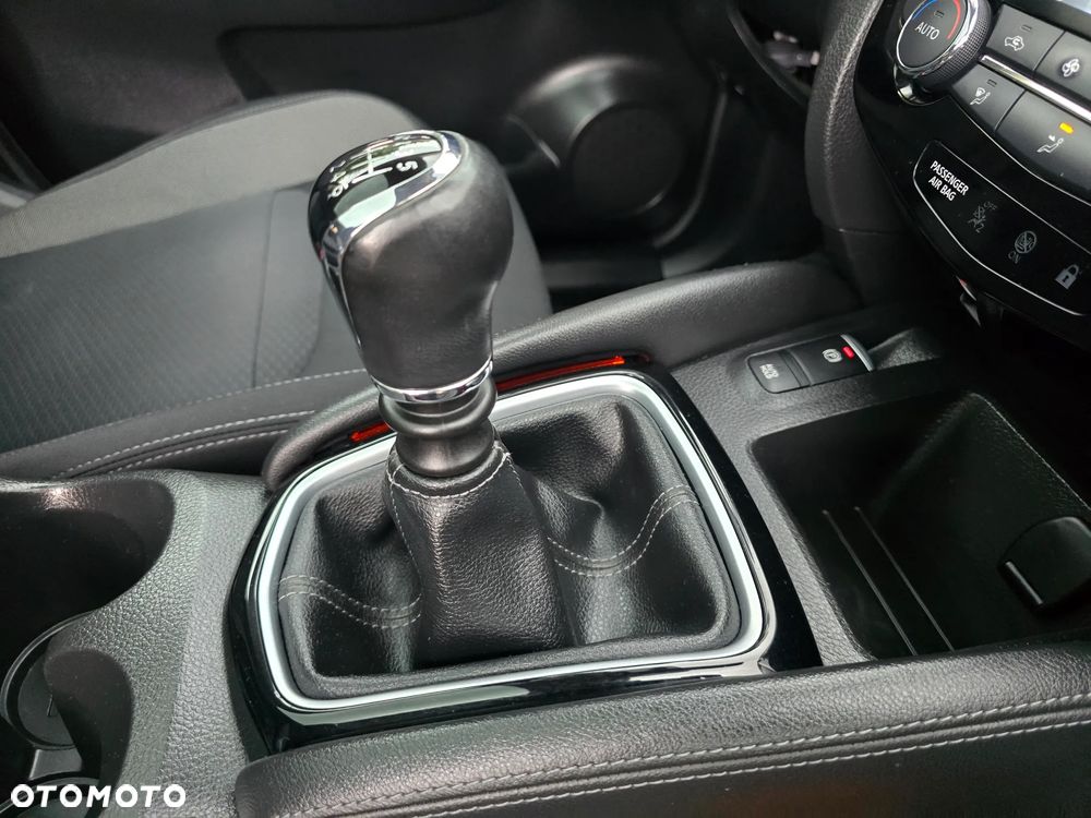 Nissan Qashqai 1.2 DIG-T N-Connecta EU6 - 9