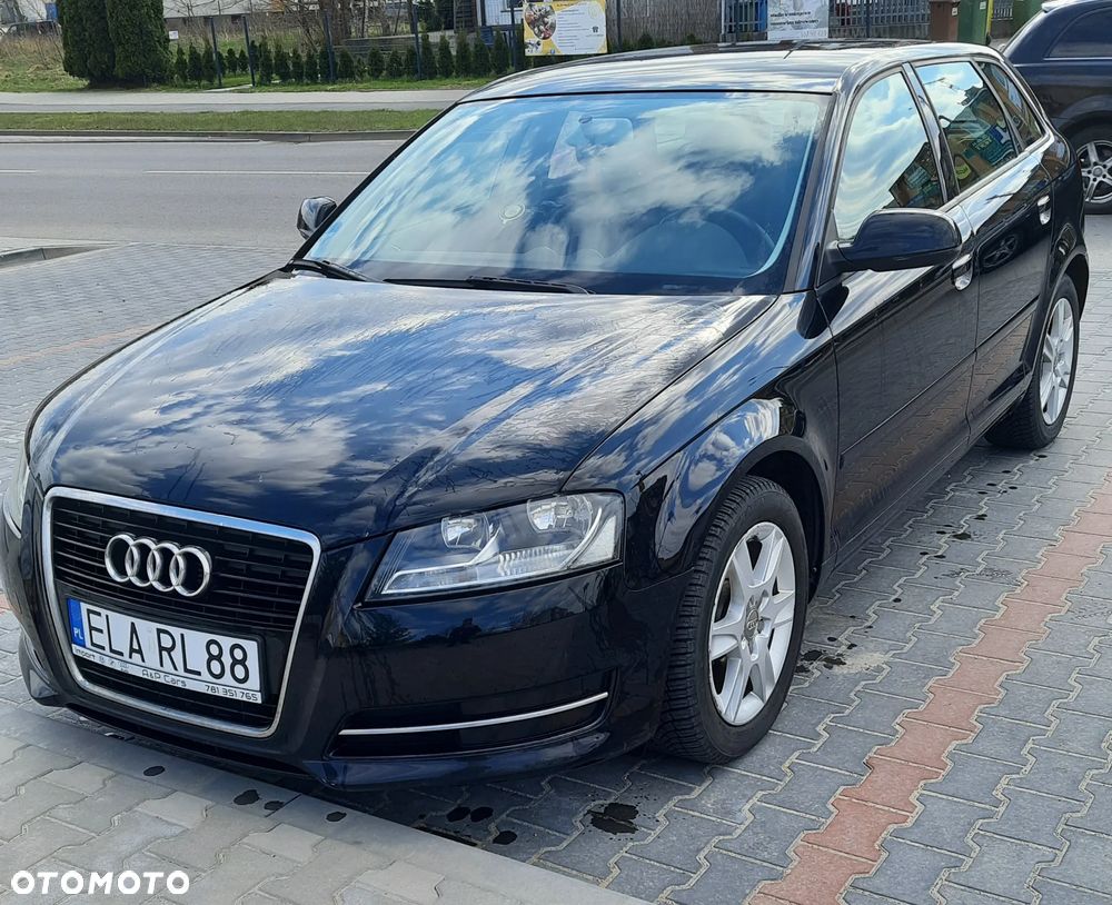 Audi A3 Sportback 1.6 Ambiente - 2