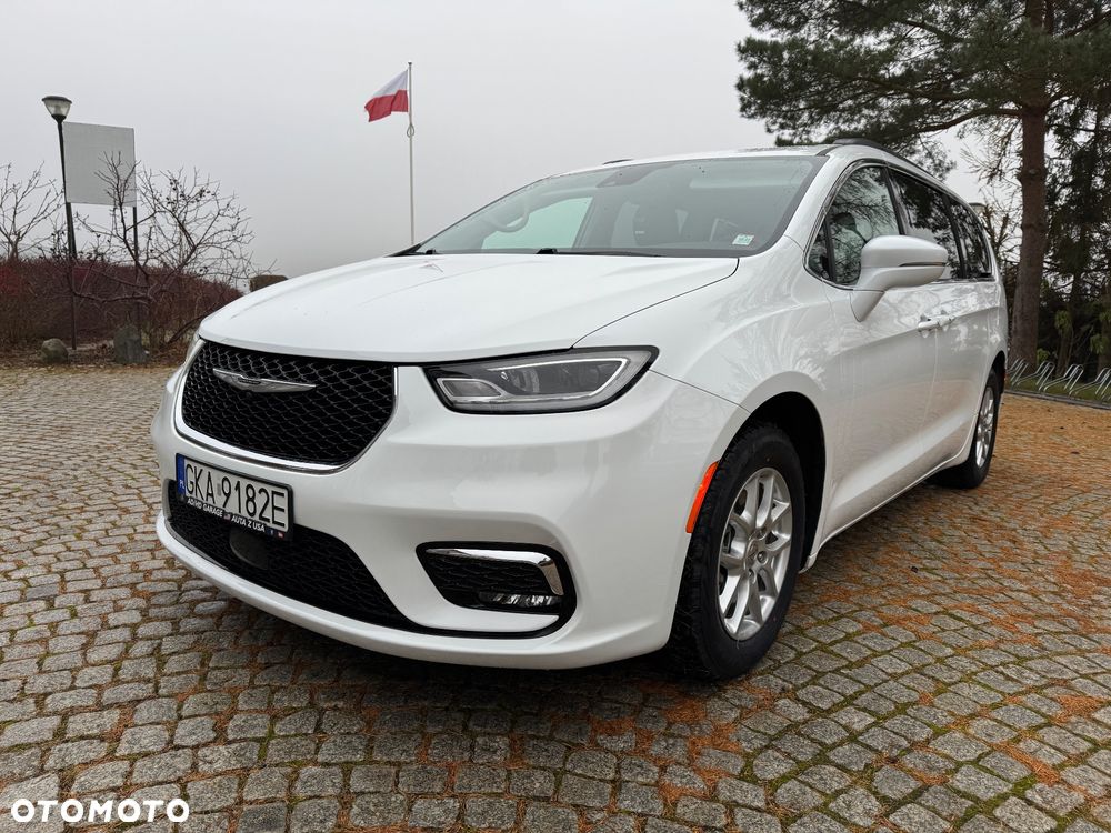 Chrysler Pacifica - 2