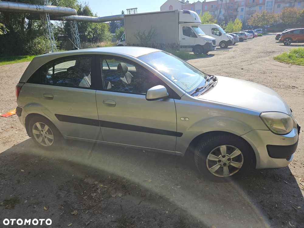 Kia Rio - 3