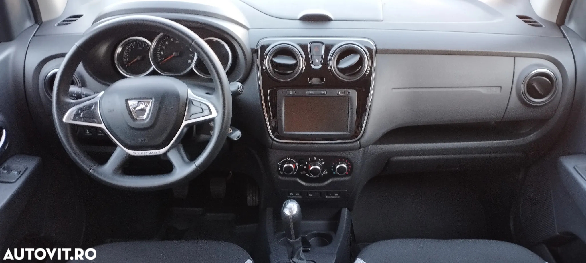 Dacia Lodgy 1.6 SCe Stepway - 9