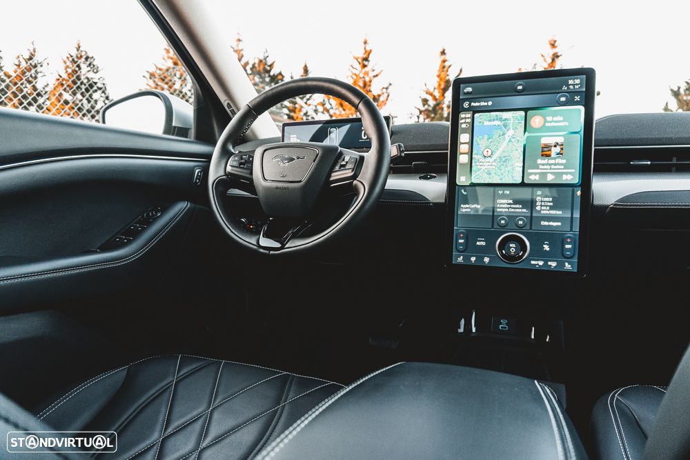 Ford Mustang Mach-E AWD - 26