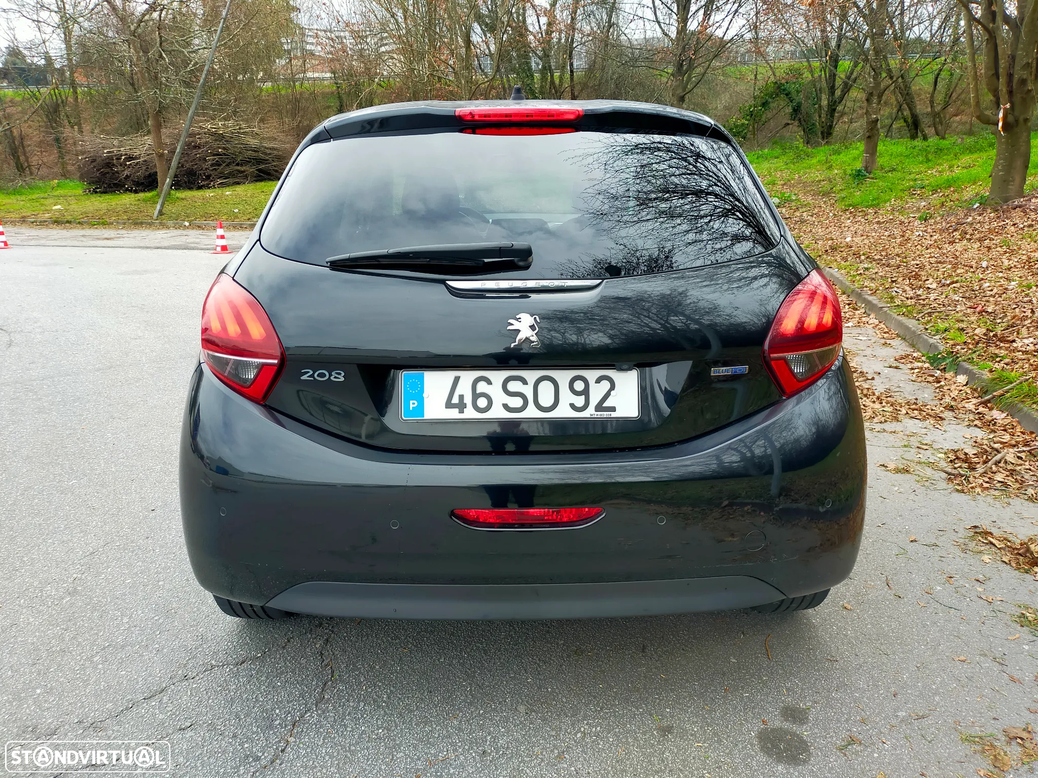 Peugeot 208 1.6 BlueHDi Style - 4
