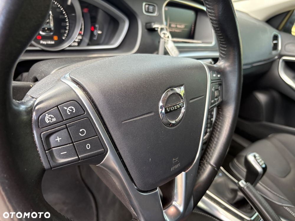 Volvo V40 D2 Momentum - 18