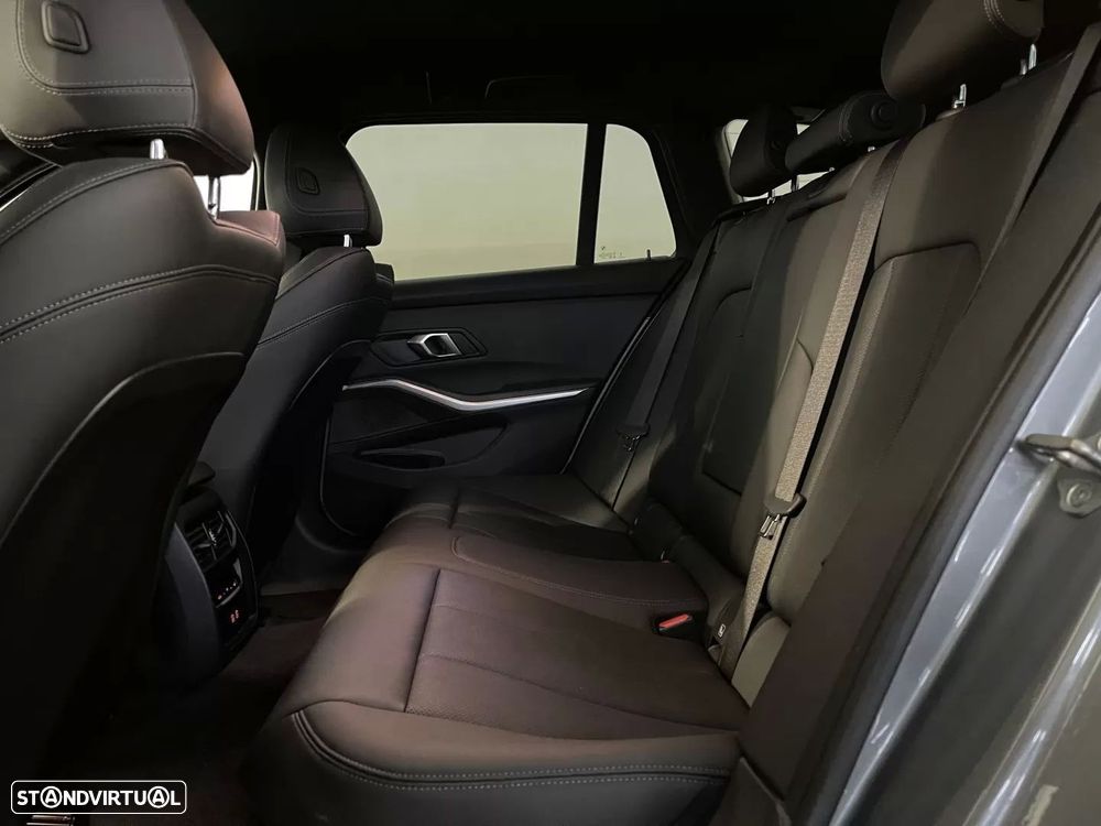 BMW 320 e Pack Desportivo M Auto - 14
