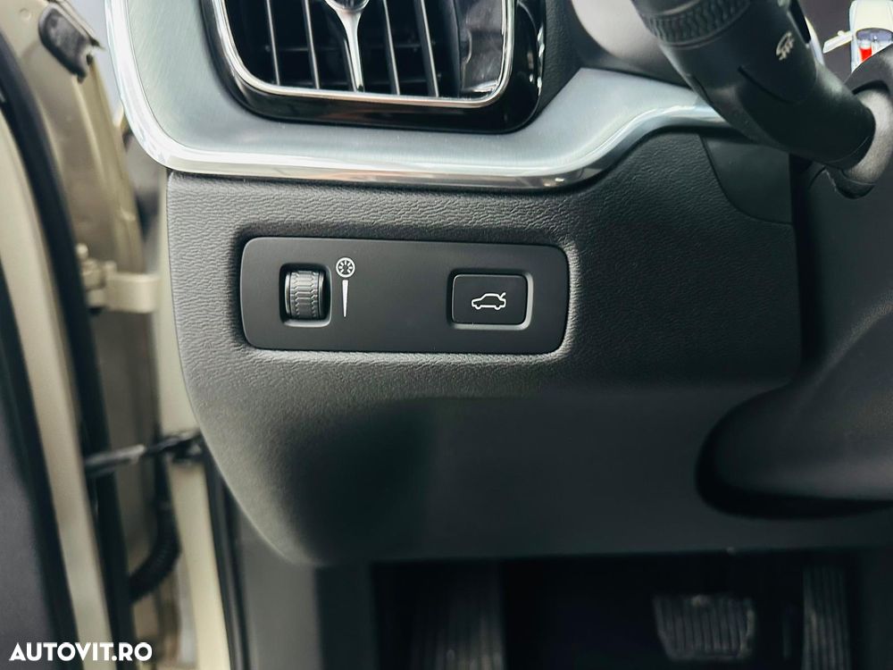 Volvo XC 60 D4 Geartronic Momentum Pro - 13