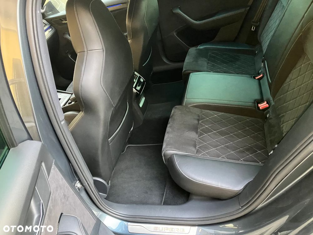 Skoda Superb 2.0 TDI SCR Sportline DSG - 11