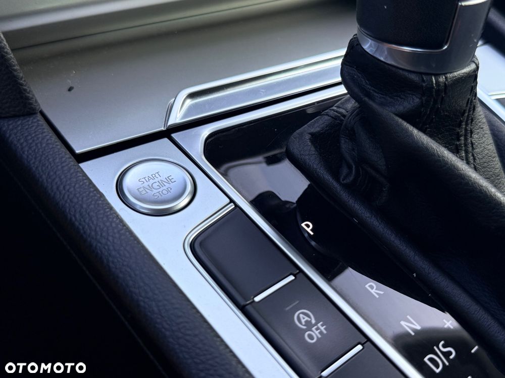 Volkswagen Passat - 23