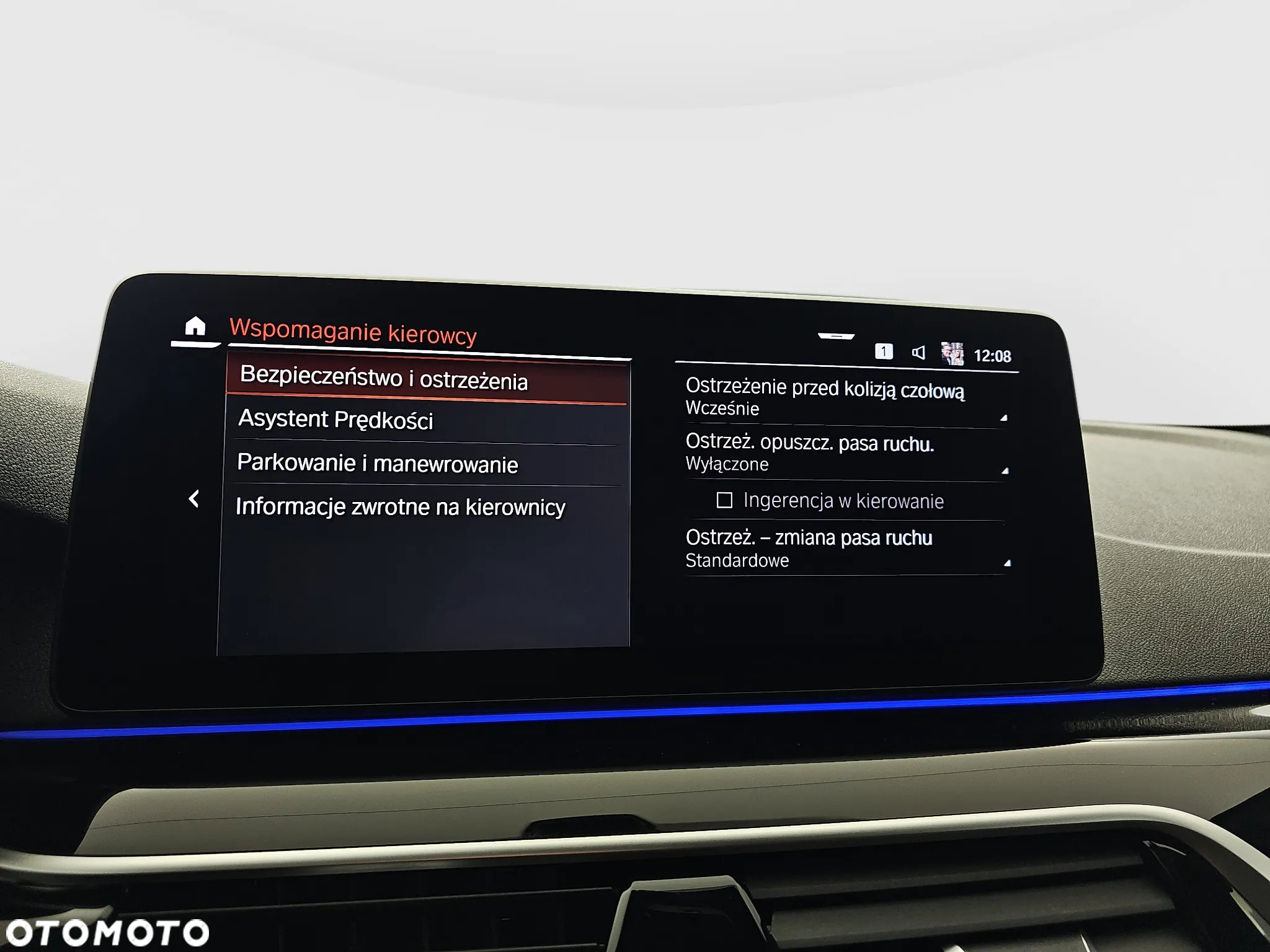 BMW Seria 5 M550i xDrive - 26