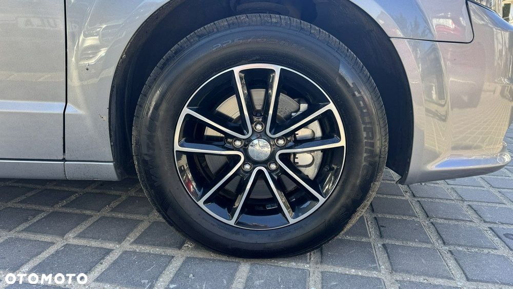 Dodge Grand Caravan - 23