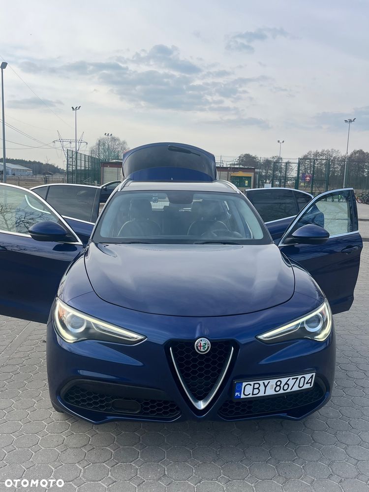 Alfa Romeo Stelvio 2.0 Turbo 16V AT8-Q4 Ti - 1