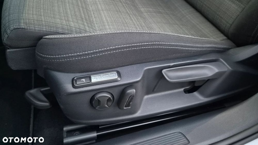 Volkswagen Passat 2.0 TDI EVO Business DSG - 37