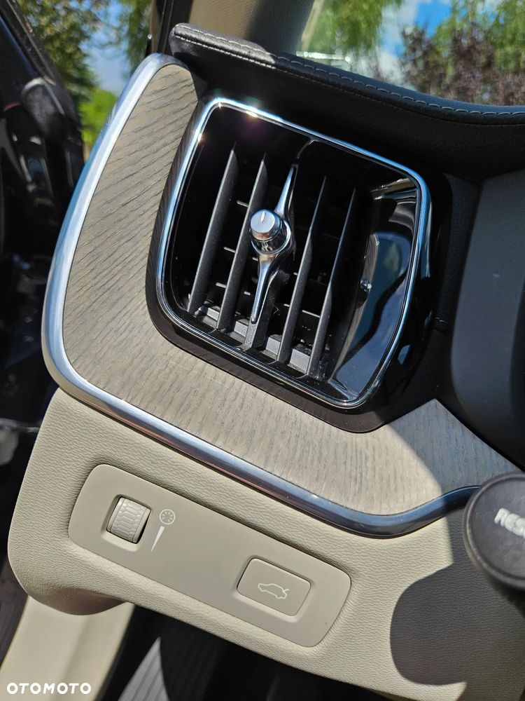 Volvo XC 60 D3 SCR Inscription - 17