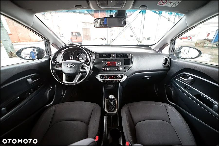 Kia Rio 1.2 Dream Team Edition - 16