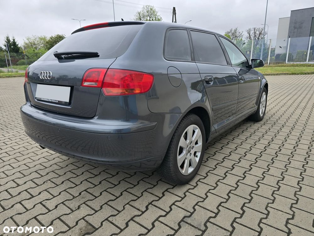 Audi A3 Sportback 1.6 Attraction - 2
