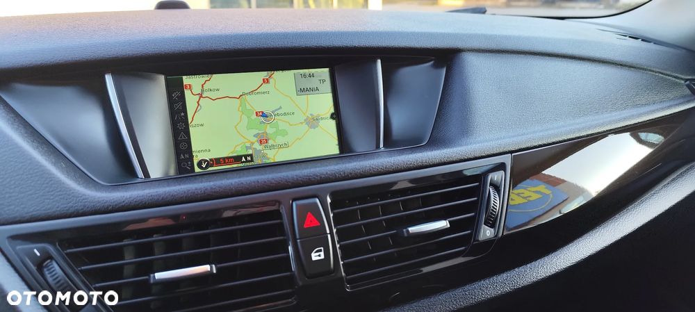 BMW X1 sDrive16d Sport Line - 24