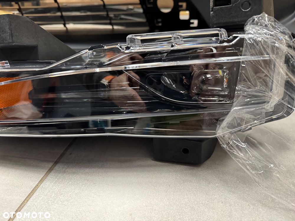 Tesla X 21- plaid halogen led przód nowy - 3