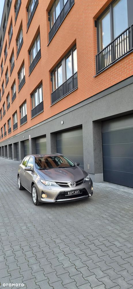 Toyota Auris 1.6 Premium - 9