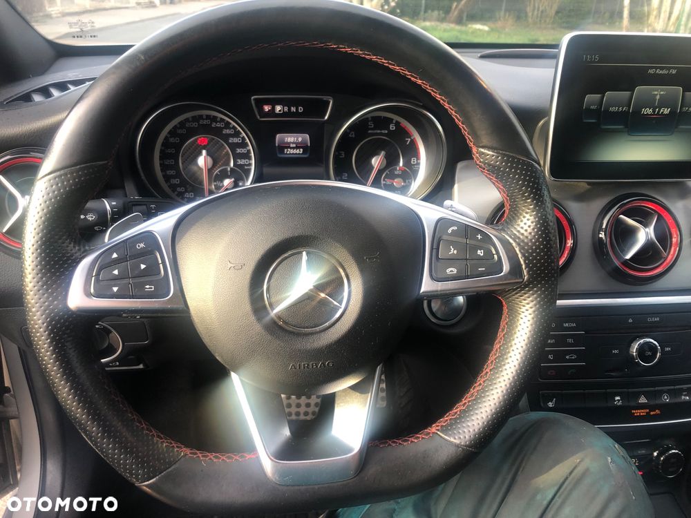 Mercedes-Benz GLA 45 AMG 4Matic 7G-DCT - 26
