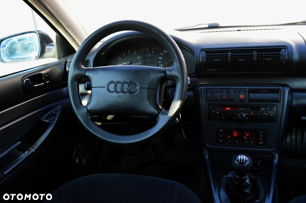 Audi A4 Limousine - 10