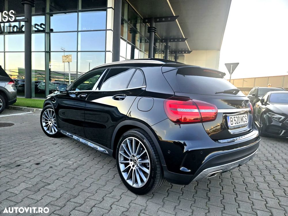 Mercedes-Benz GLA - 4