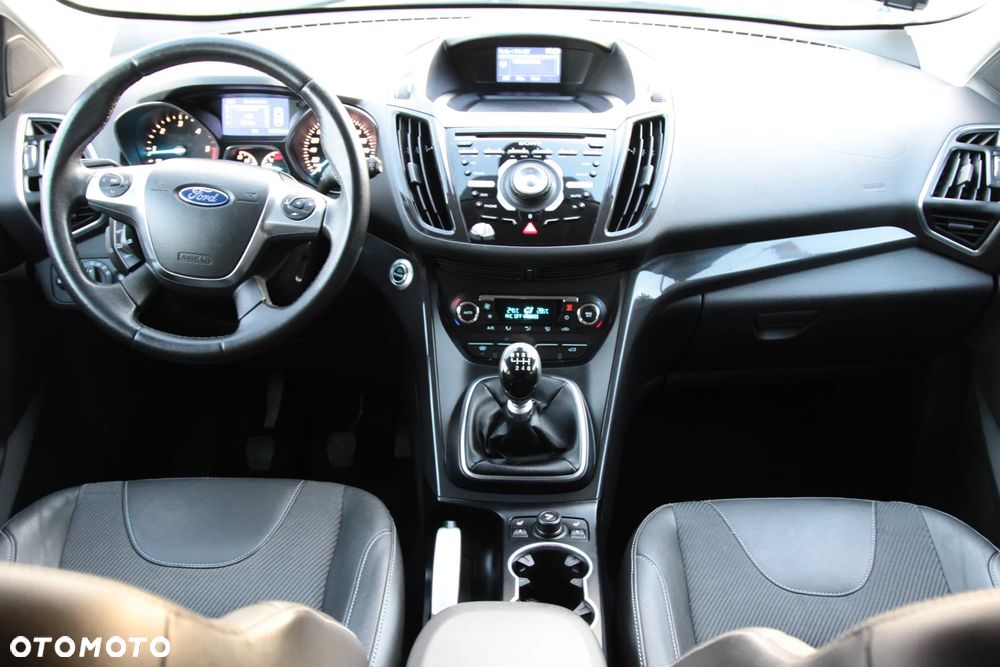 Ford Kuga 2.0 TDCi 4x4 Titanium - 16