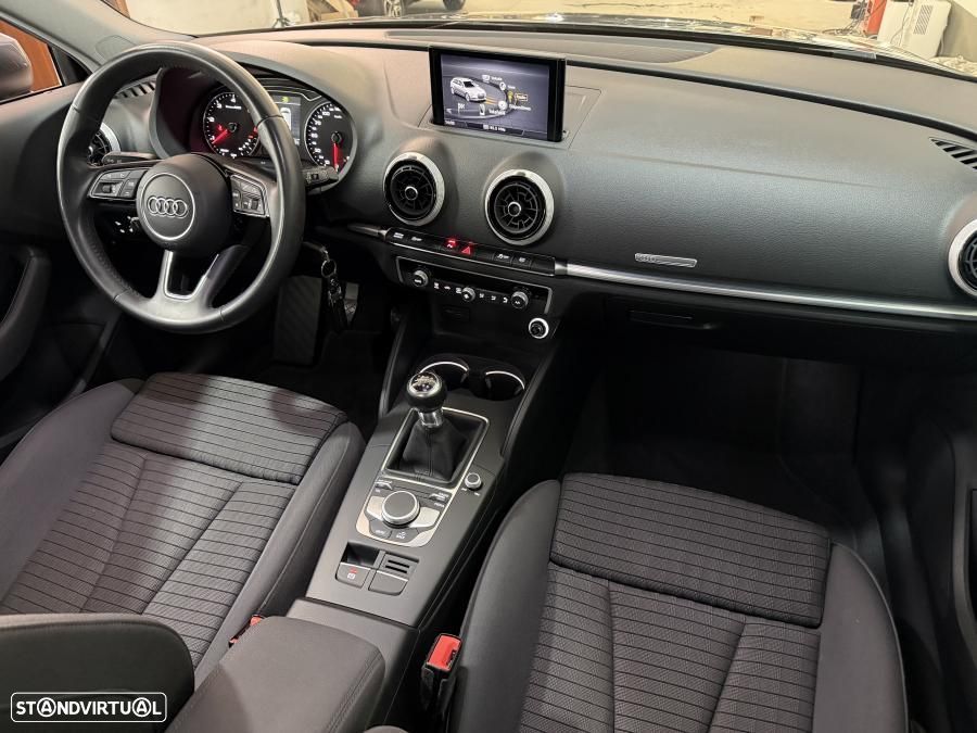 Audi A3 Sportback 30 TDI S-line - 24