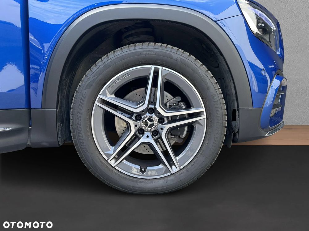 Mercedes-Benz GLB - 9