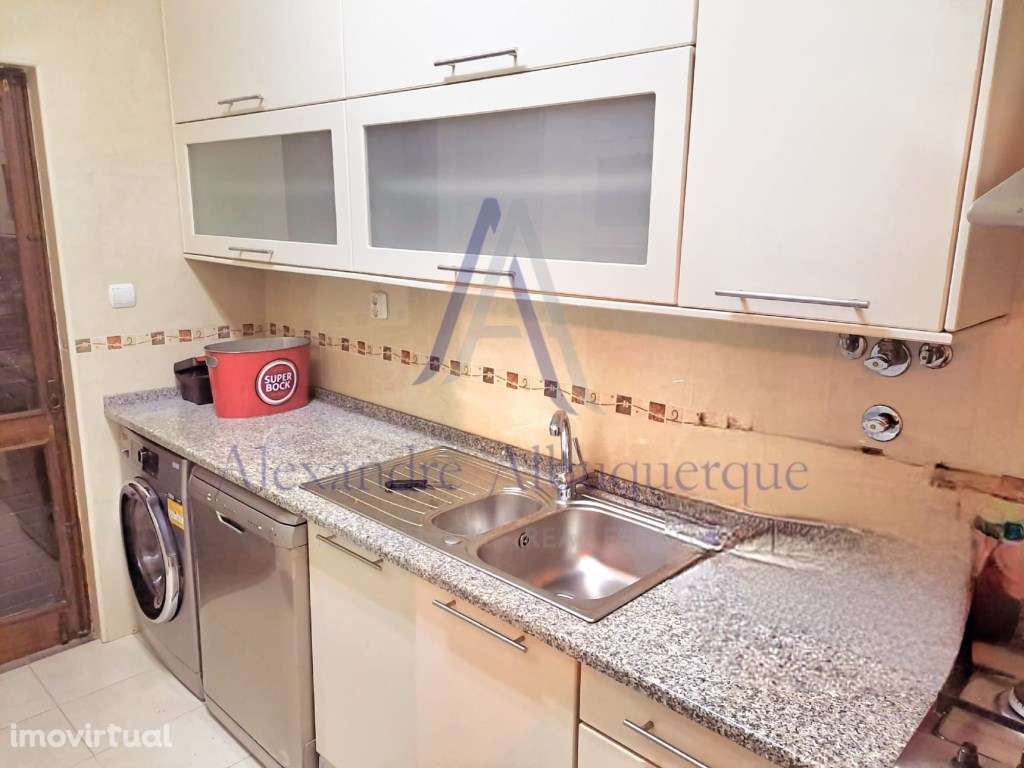 Apartamento T2 com Terraço, Arrecadação e Parqueamento | Sesimbra - Grande imagem: 3/17