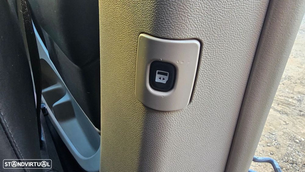 Lancia Voyager 2.8 CRD Platinum - 56